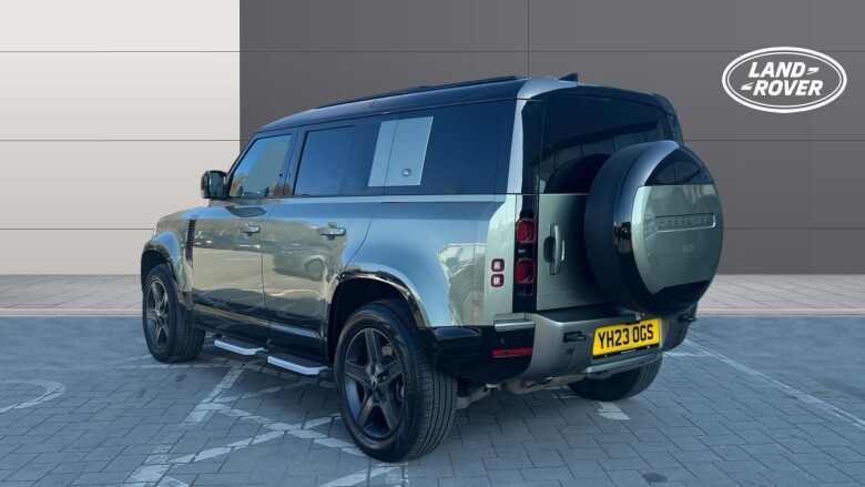 Land Rover Defender 3.0 D300 X-Dynamic SE 110 5dr Auto Diesel Estate